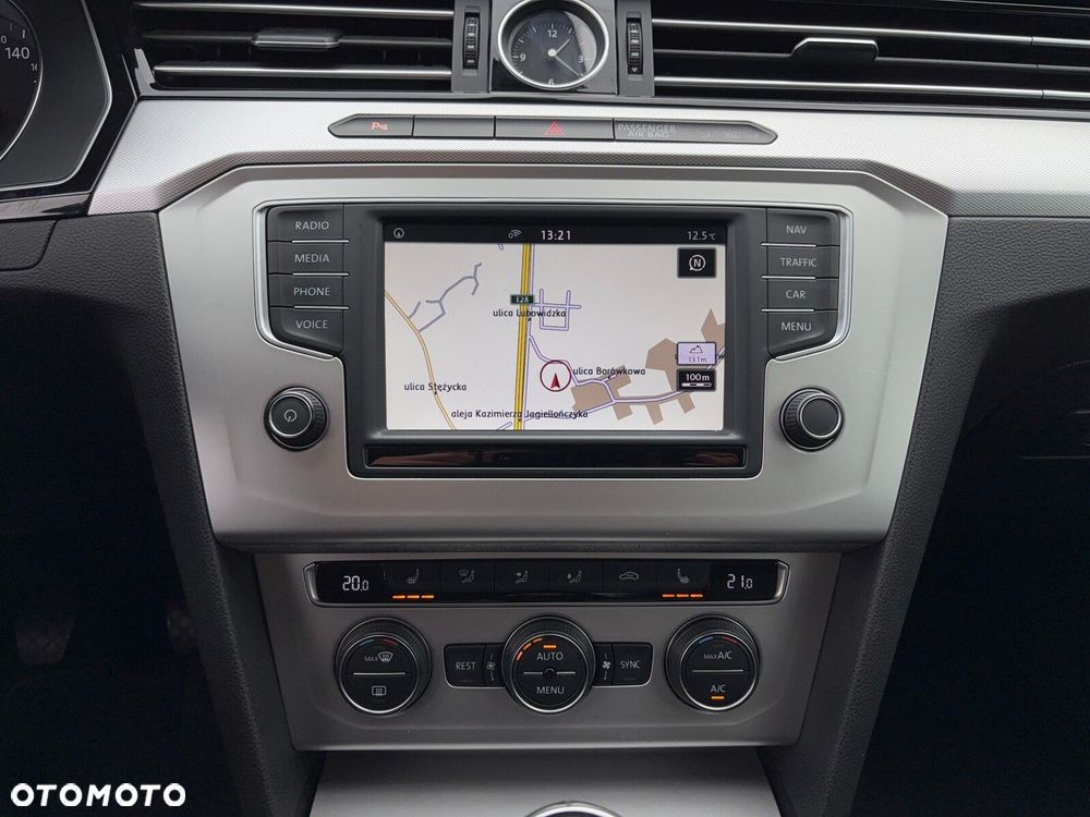 Volkswagen Passat 1.8 TSI BMT Comfortline - 16