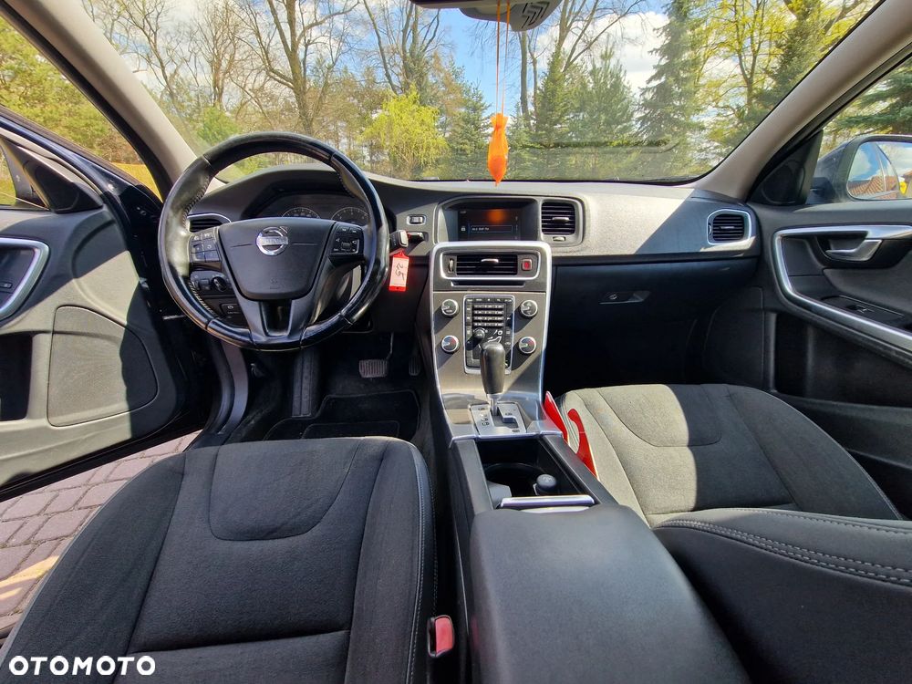 Volvo S60 D3 Geartronic Momentum - 5