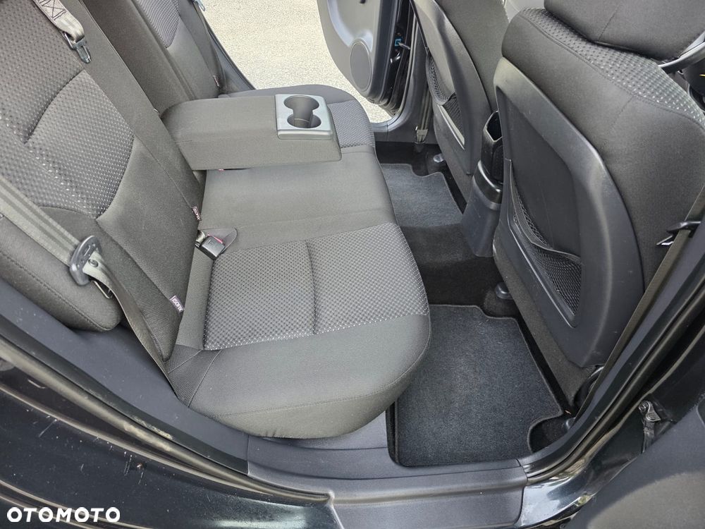 Hyundai i30 1.4 Base + World Cup - 8