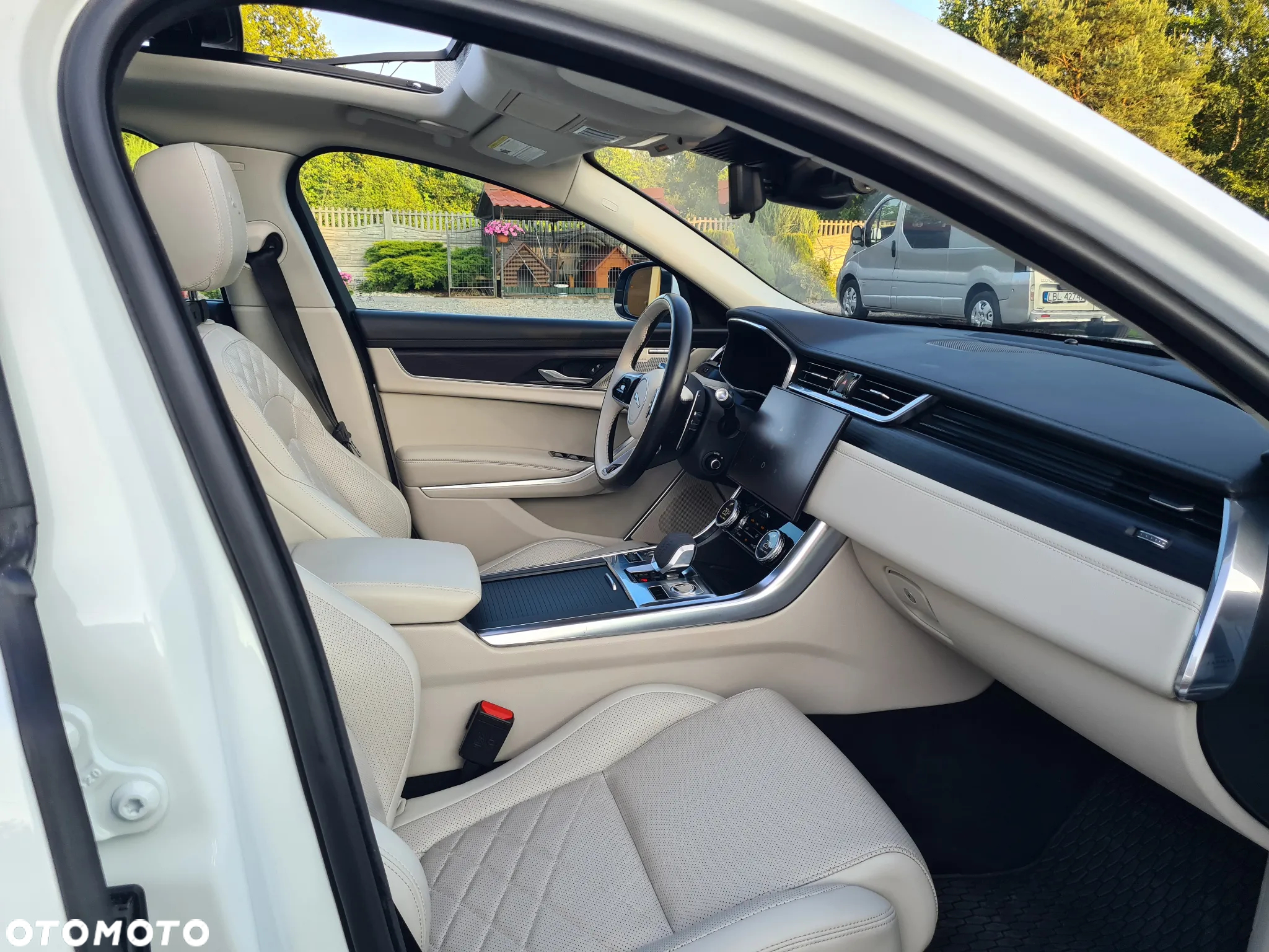 Jaguar XF 2.0 P250 SE - 9
