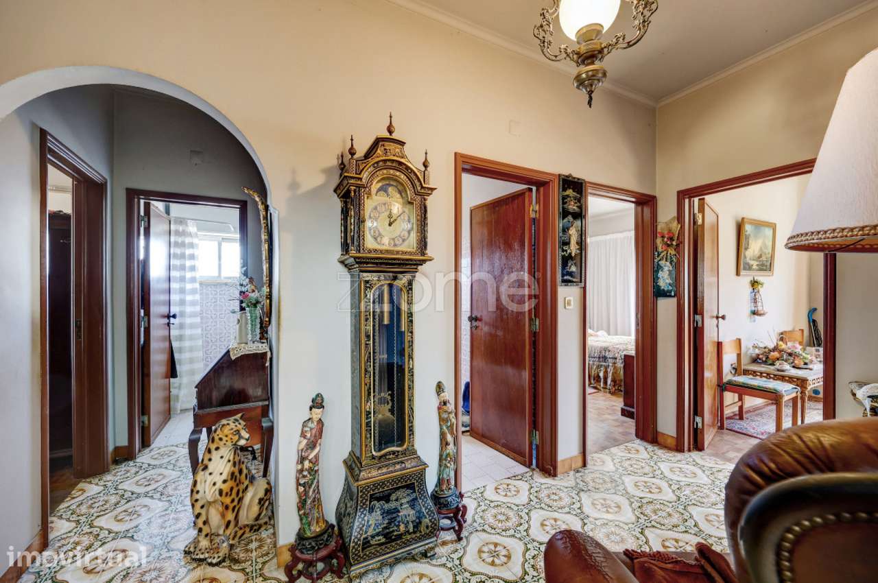 T3 em Porto Salvo | Oportunidade para criar a casa dos seus sonhos - Grande imagem: 2/22