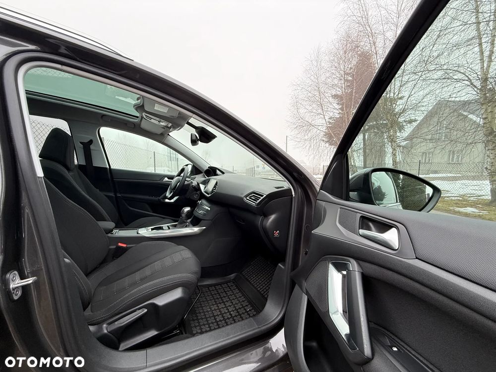 Peugeot 308 1.2 PureTech GPF Allure Pack S&S EAT8 - 27