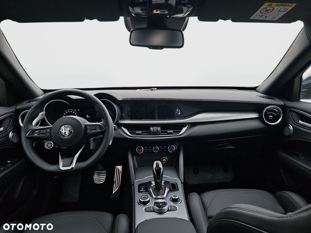 Alfa Romeo Stelvio - 15