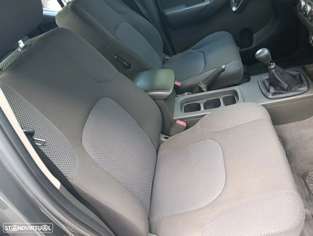 Nissan Pick Up 2.5 TD CD Navara ABS+FN+CD - 14