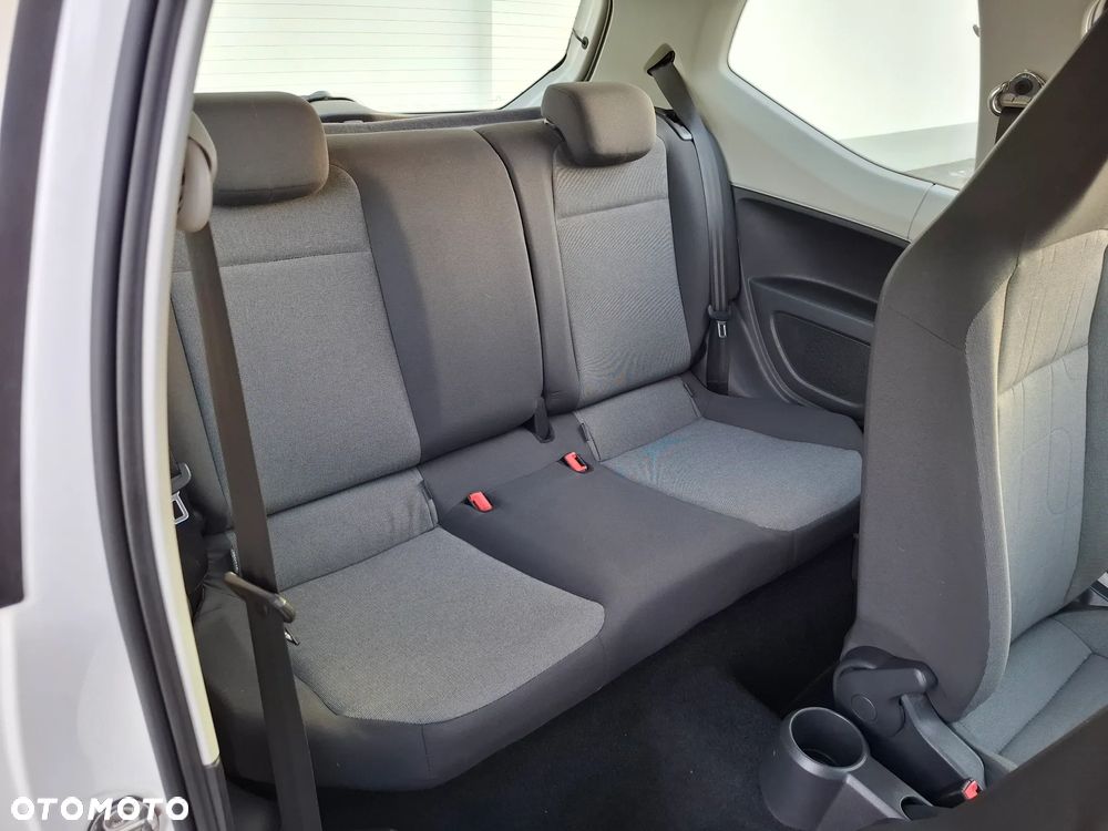 Volkswagen up! United - 31