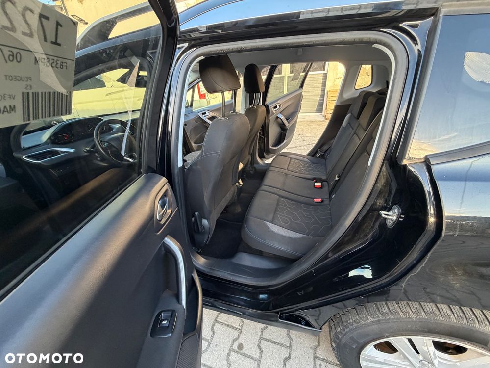 Peugeot 2008 PureTech 110 Style - 10