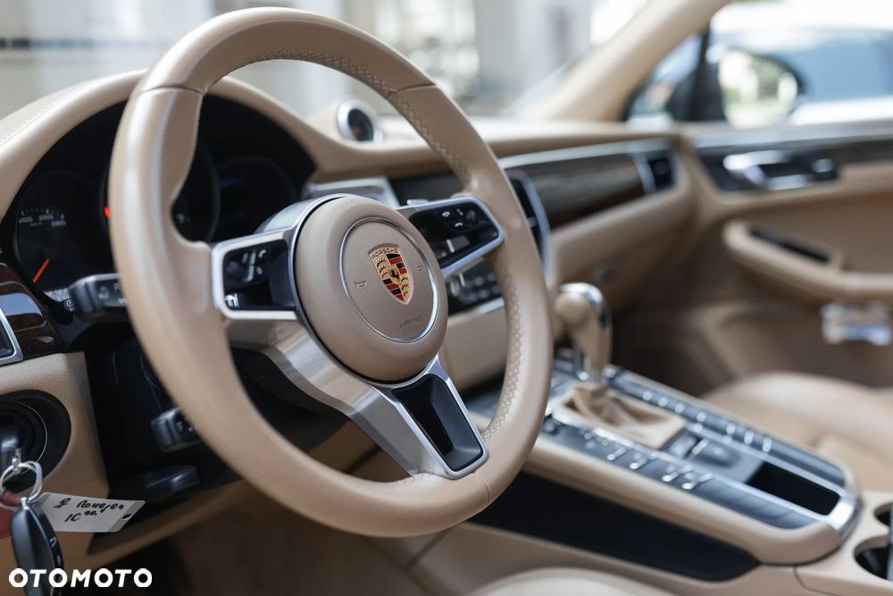 Porsche Macan Standard - 24
