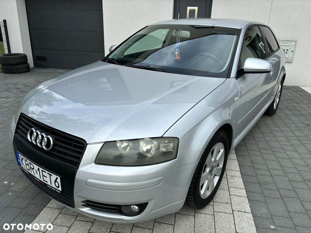 Audi A3 3-drzwiowe 2.0 FSI Attraction - 12