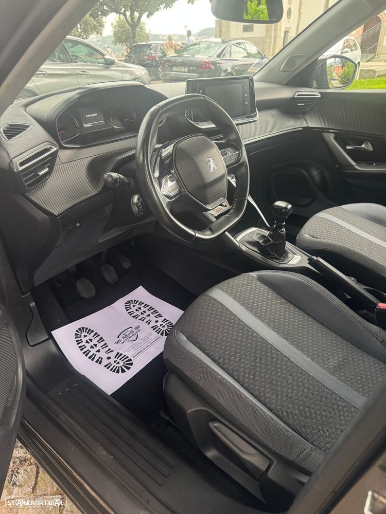 Peugeot 2008 PureTech 130 Allure - 13