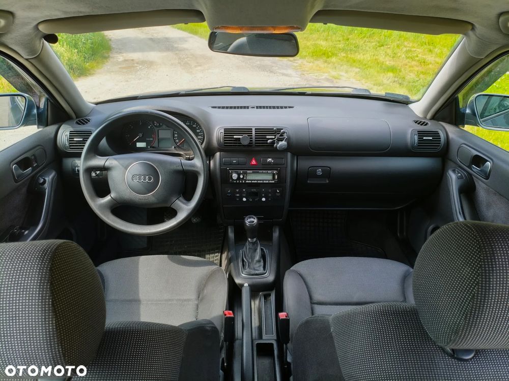 Audi A3 Sportback 1.6 Ambiente - 10