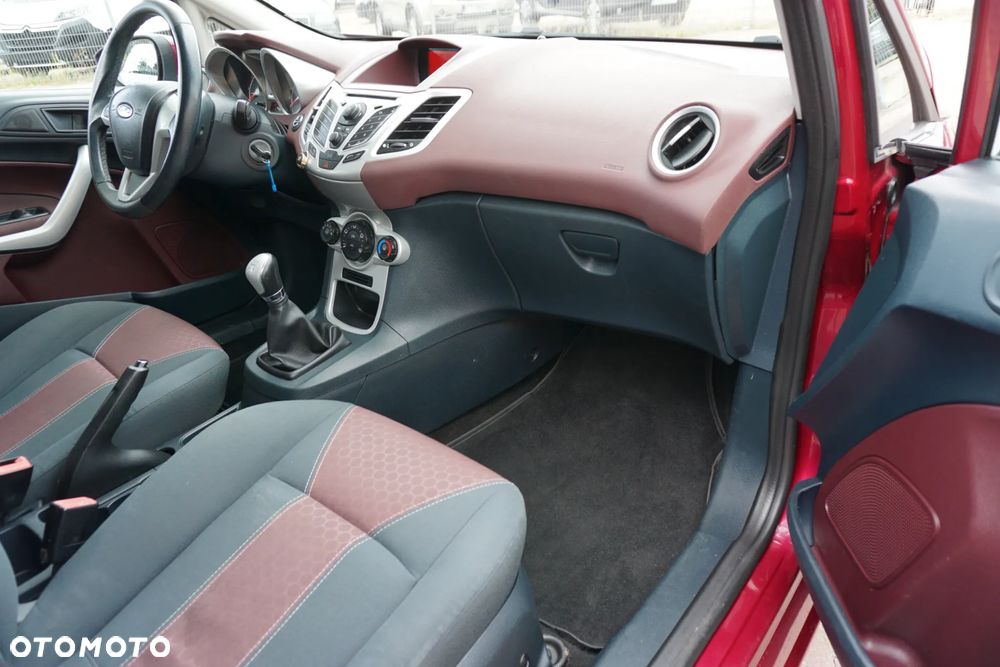 Ford Fiesta 1.25 Celebration - 15