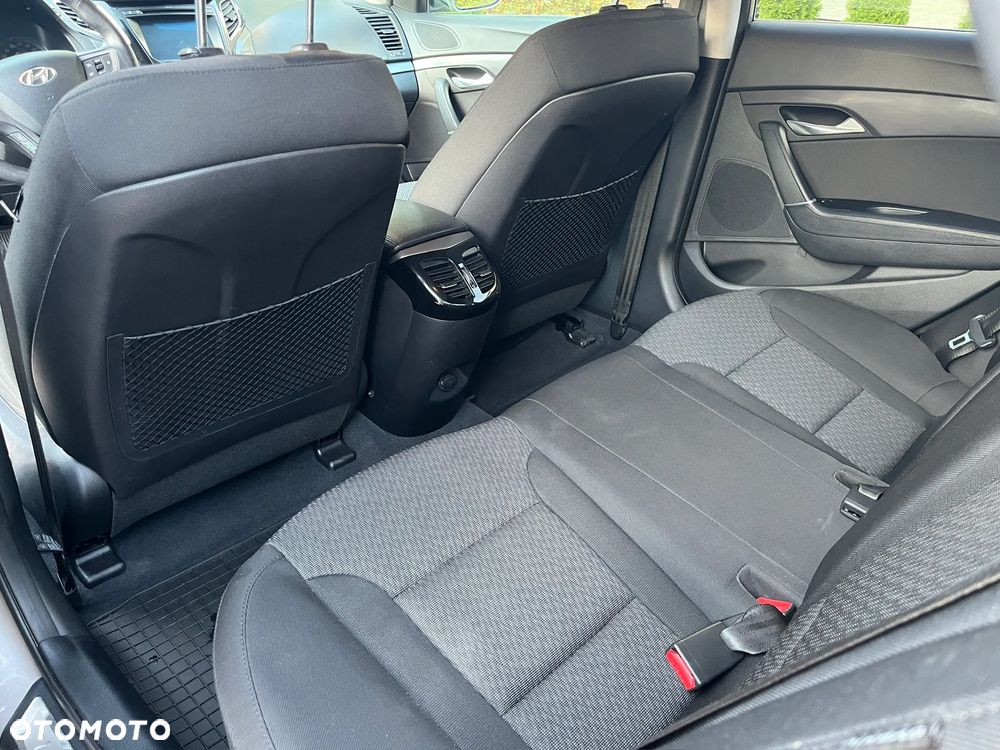 Hyundai i40 1.7 CRDi Classic DCT - 13