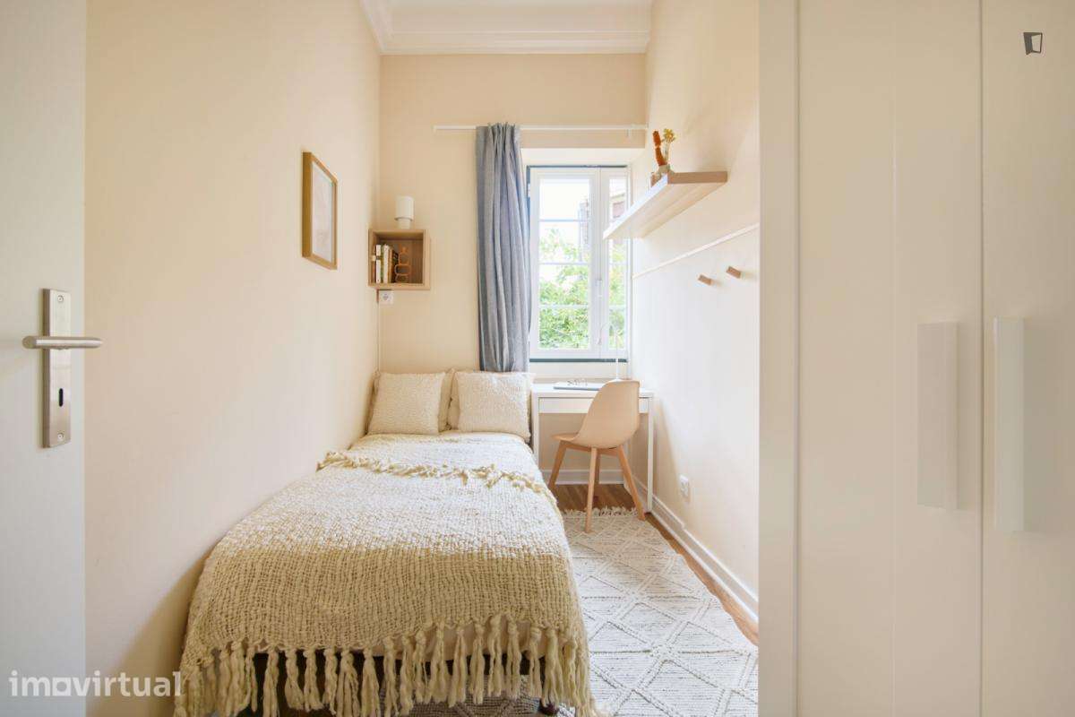 Quarto - localizado em Alameda Lisbon - Grande imagem: 2/46