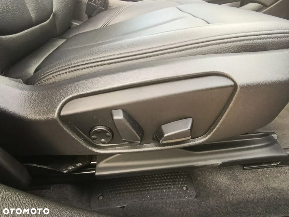 BMW X1 xDrive25i xLine - 5