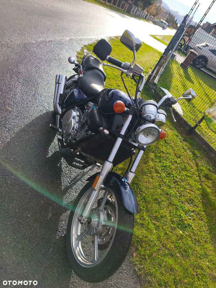 Honda VF - 3
