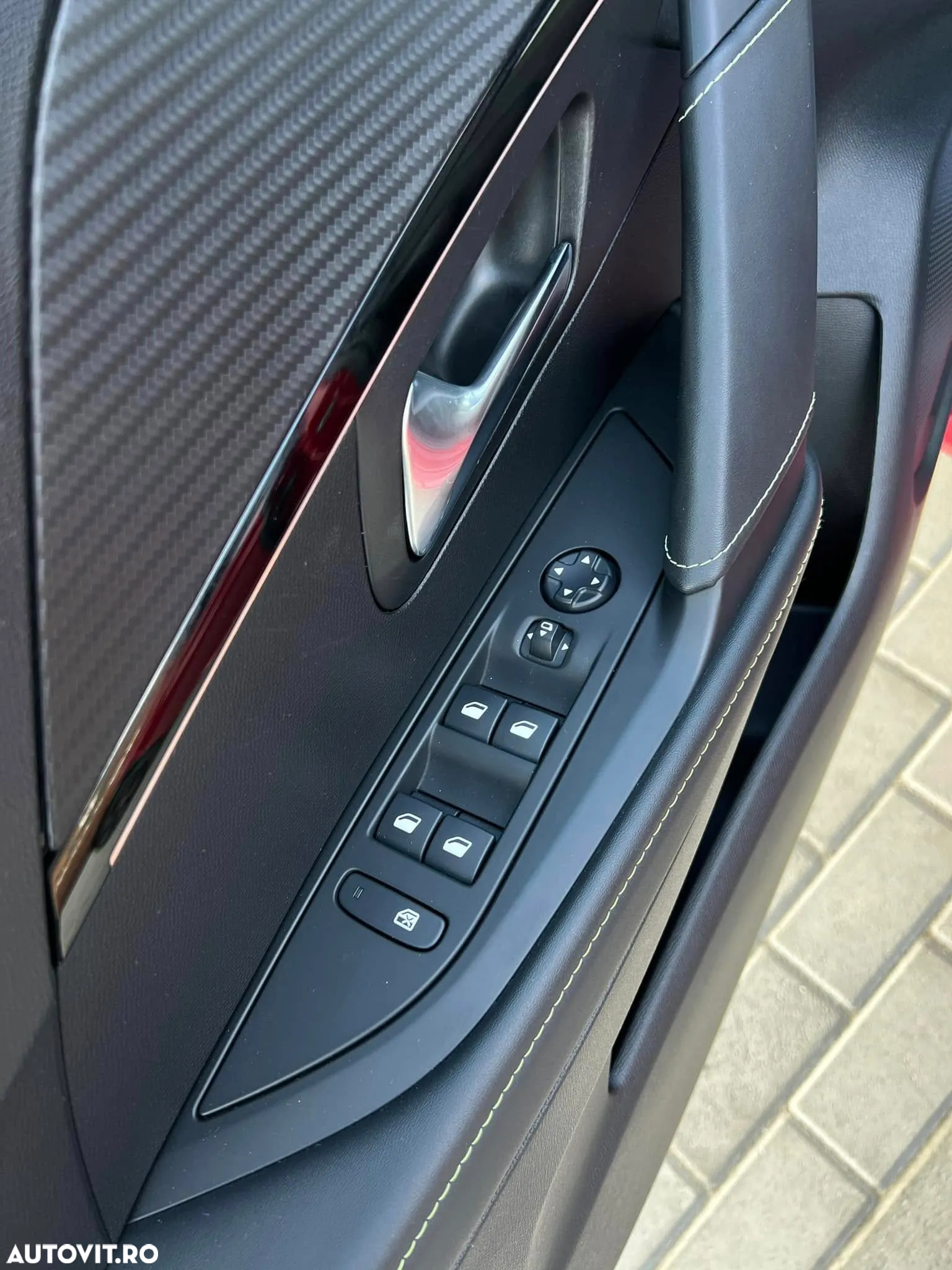 Peugeot 208 PureTech 100 GT Pack - 23