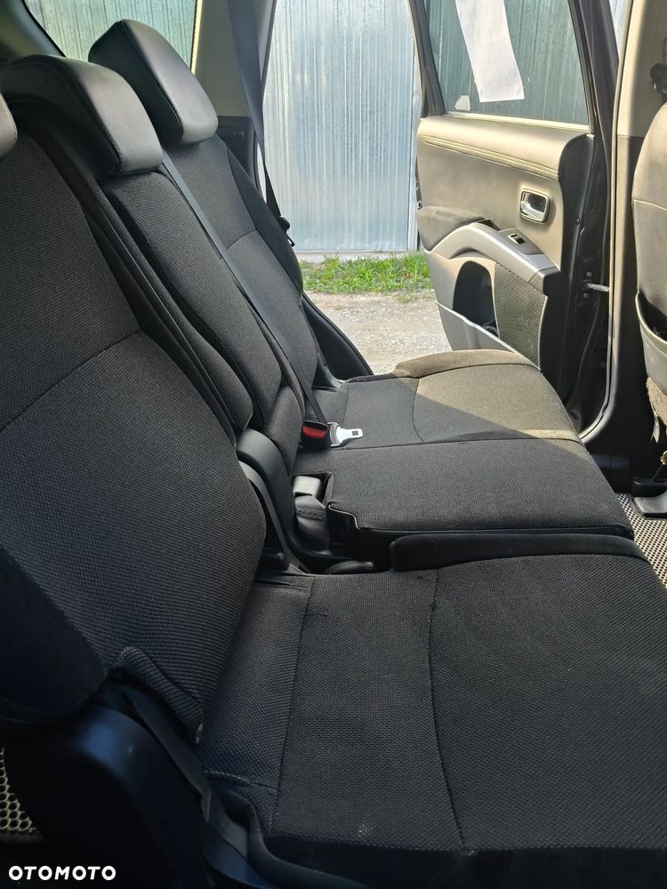 Mitsubishi Outlander - 39