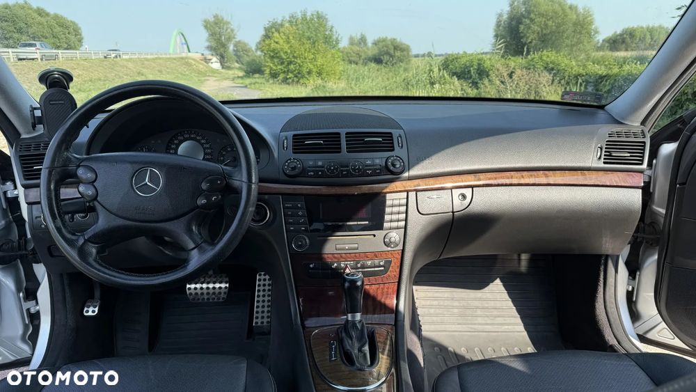 Mercedes-Benz Klasa E 200 Kompressor Automatik Classic - 13