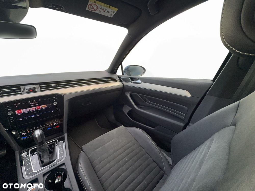 Volkswagen Passat 2.0 TSI Elegance DSG - 24