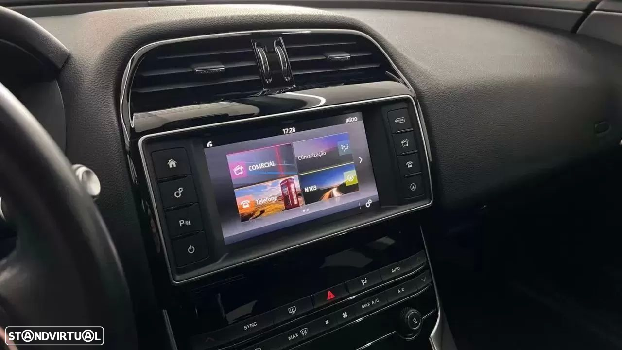 Jaguar XE E-Performance Prestige - 26