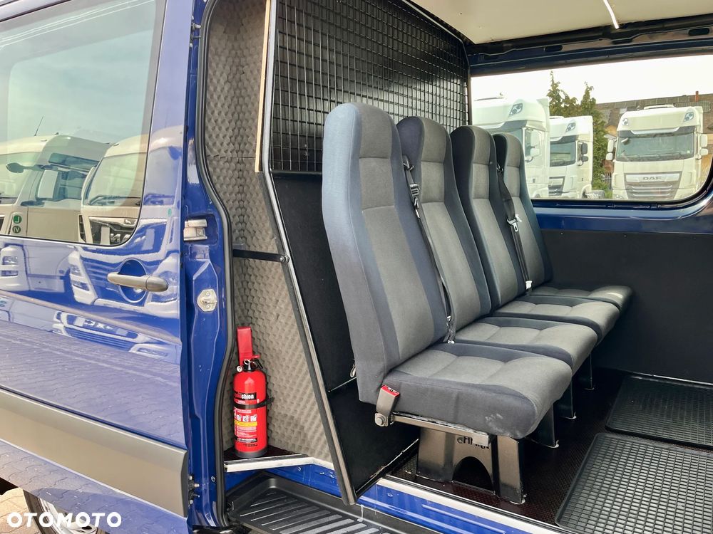 Volkswagen CRAFTER 7 OSÓB / SALON POLSKA / BEZWYPADKOWY / PIERWSZY WŁAŚCICIEL / 2.0 140KM ! ! - 23