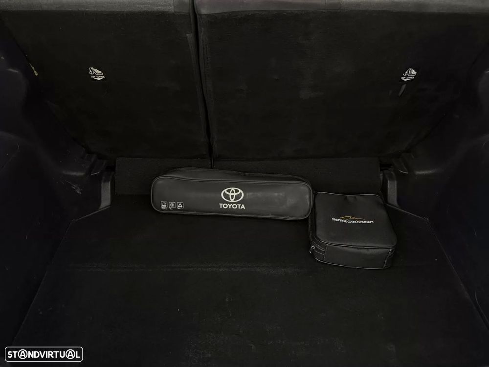 Toyota Yaris 1.0 VVT-i Comfort Plus — fotografia 17