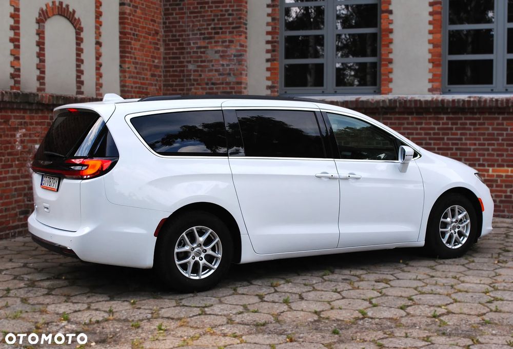 Chrysler Pacifica - 8