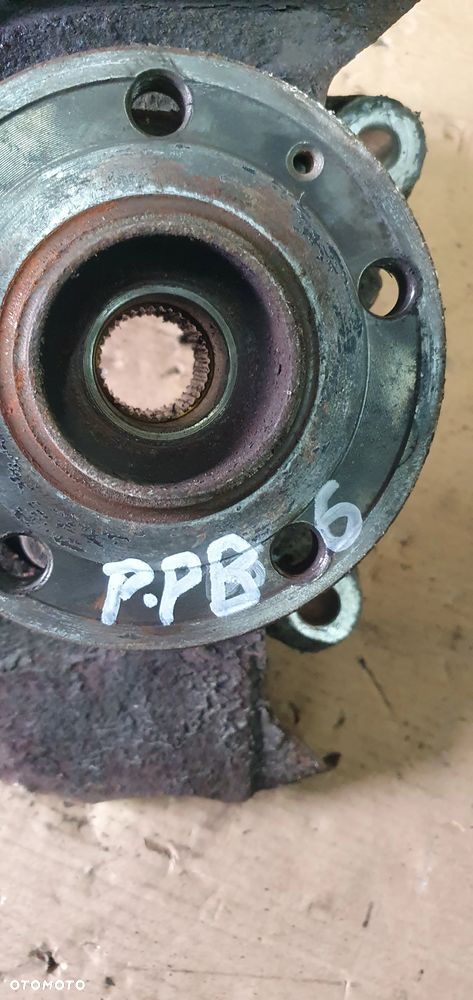 Zwrotnica piasta prawy przód przednia VW Passat B6 2.0 TDI - 8