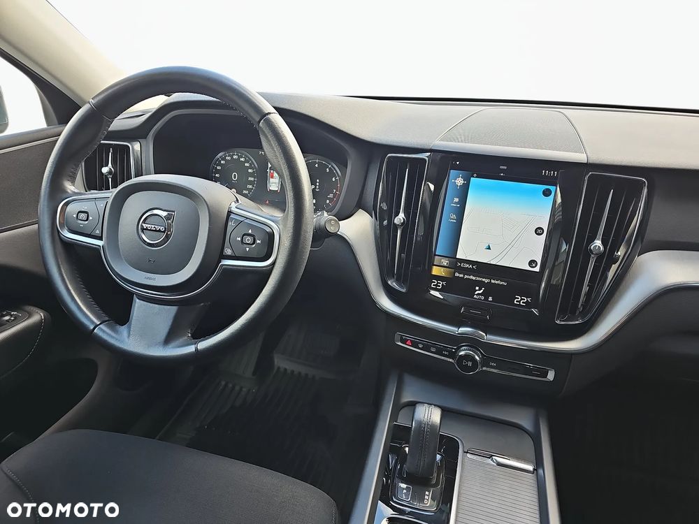 Volvo XC 60 B4 B Momentum Pro - 17