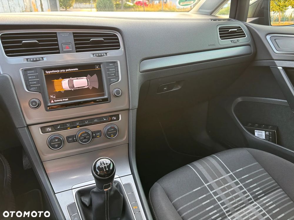 Volkswagen Golf 1.6 TDI BlueMotion Technology Lounge - 29