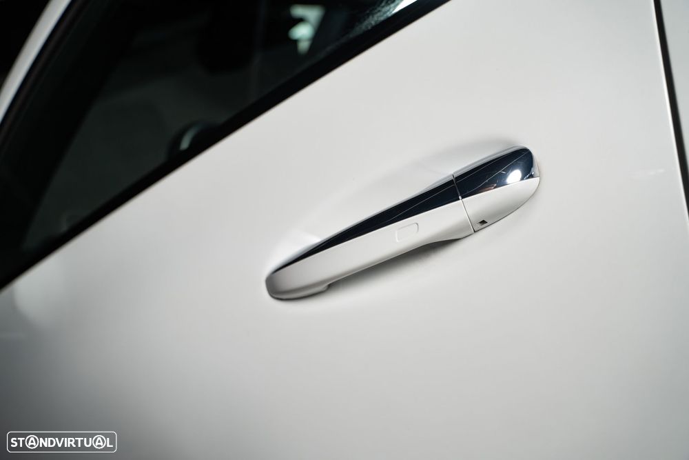 Mercedes-Benz CLA 250 e 8G-DCT AMG Line - 12