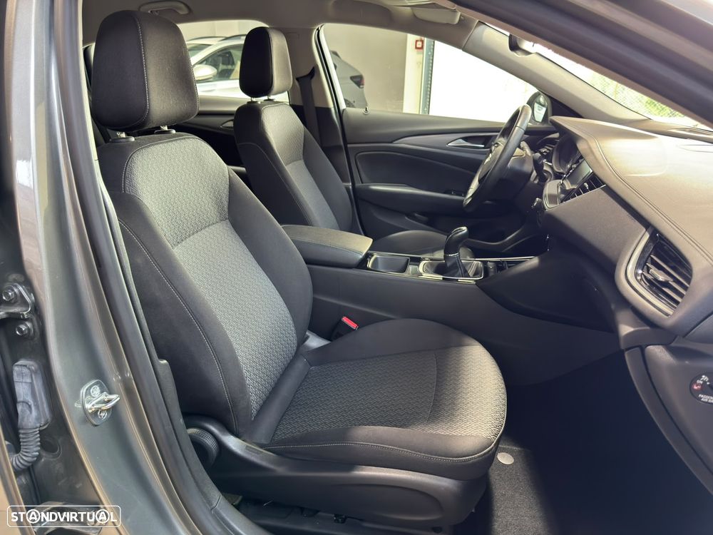 Opel Insignia Grand Sport 1.6 CDTi Business Edition — fotografia 9