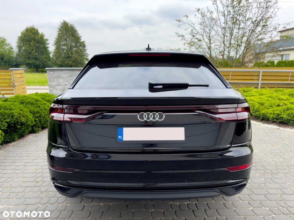 Audi Q8 - 8