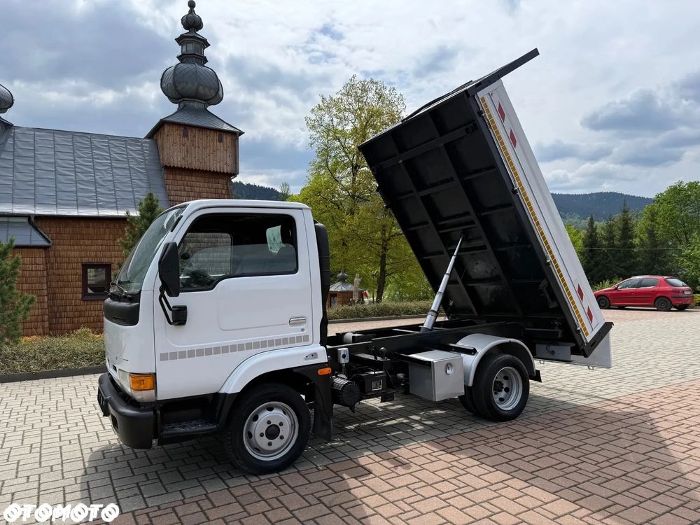 Nissan Cabstar - 11