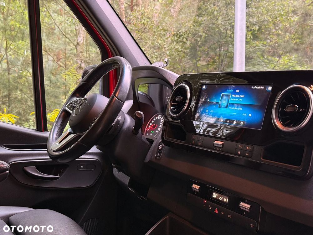 Mercedes-Benz Sprinter - 20