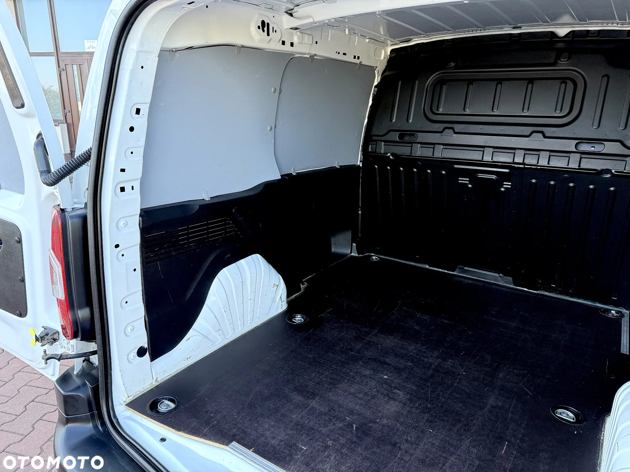 Opel COMBO - 26