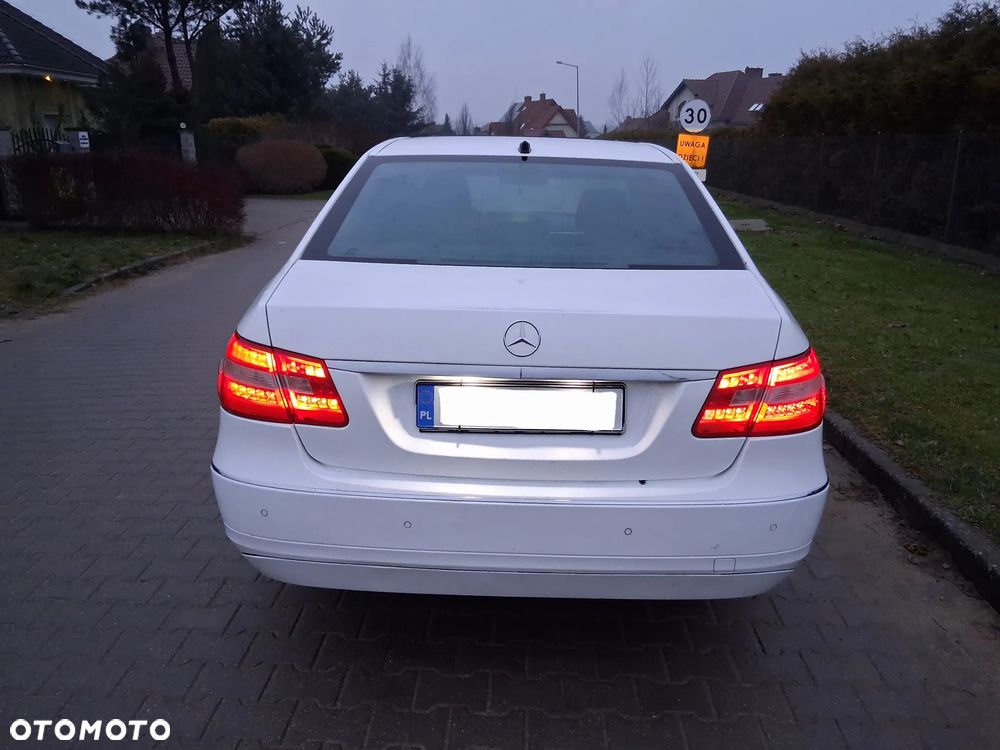 Mercedes-Benz Klasa E 200 CDI DPF BlueEFFICIENCY Automatik - 13