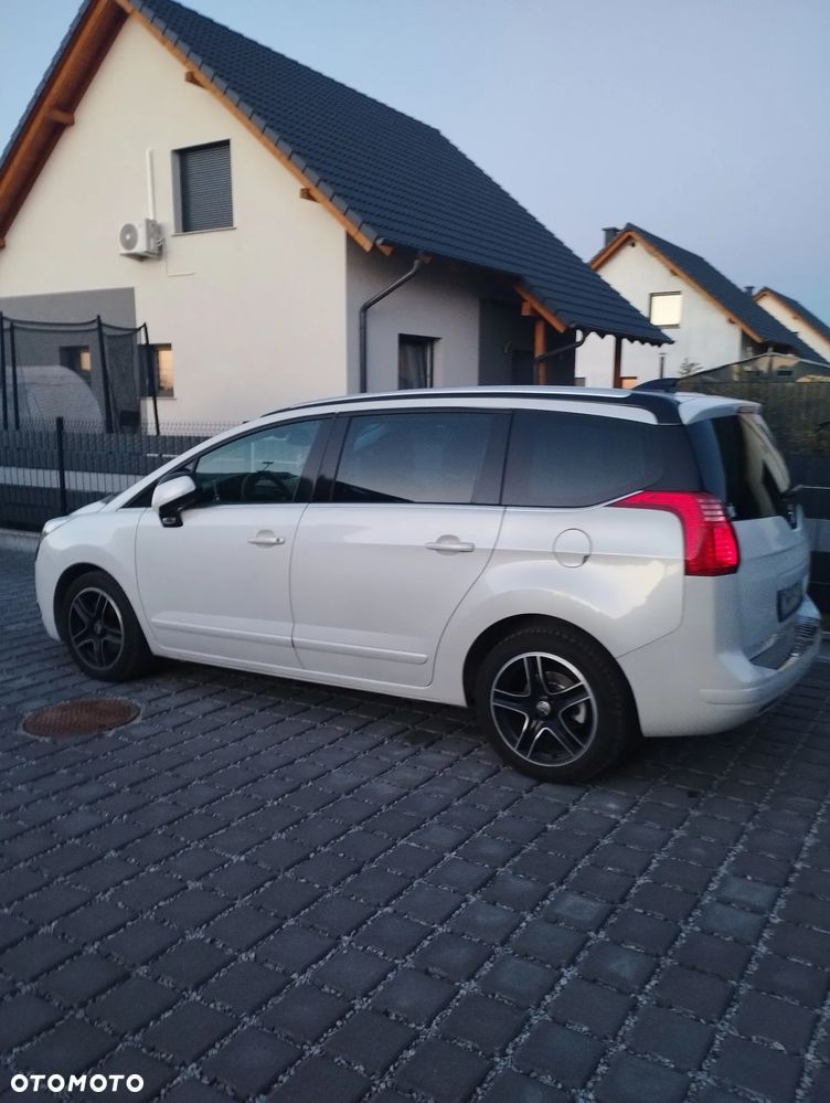 Peugeot 5008 155 THP Automatik Premium - 4