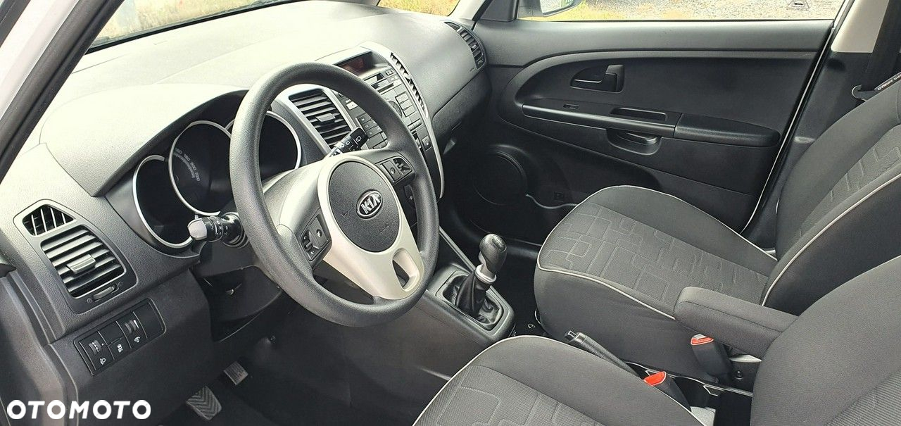 Kia Venga - 5