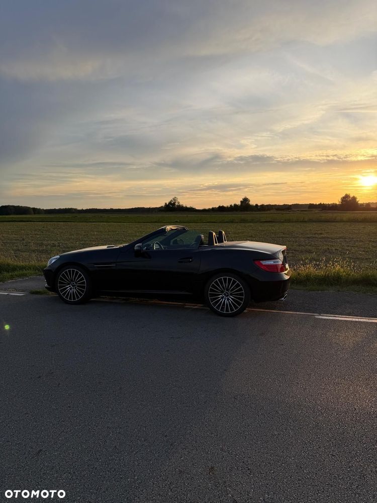Mercedes-Benz SLK 200 CGI - 5