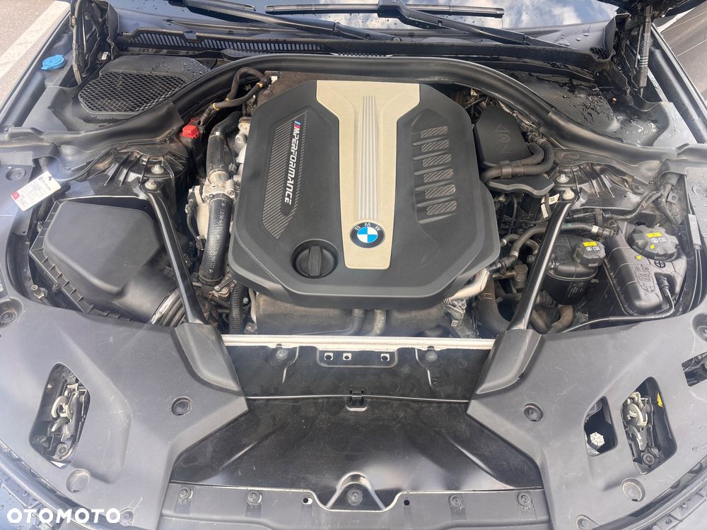 BMW Seria 5 M550d xDrive - 6