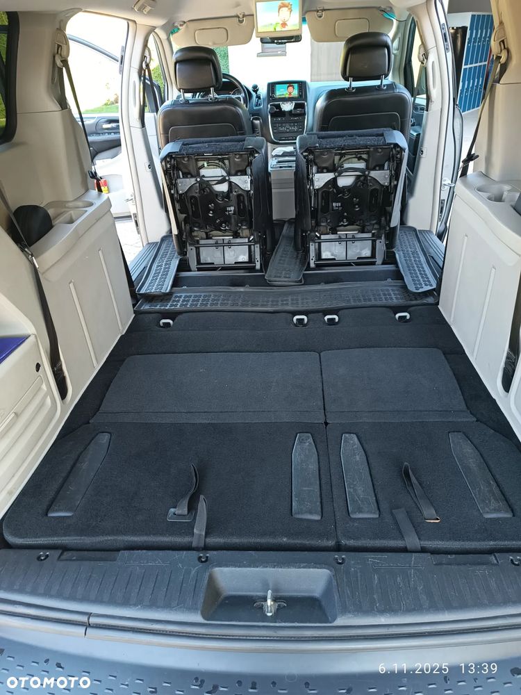 Chrysler Town & Country 3.6 Touring - 21