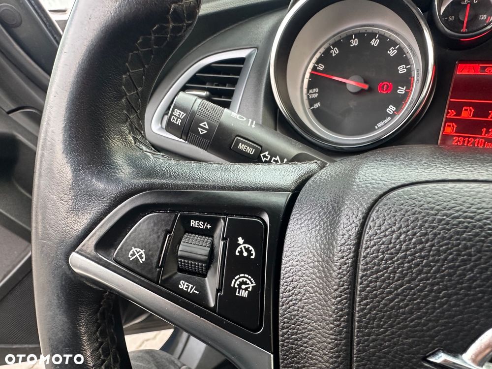 Opel Astra 1.4 Turbo - 26