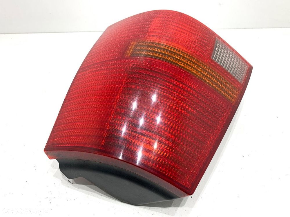 LAMPA PRAWY TYŁ  VW GOLF IV Variant (1J5) 1999 - 2006 1.6 16V 77 kW [105 KM] benzyna 2000 - 2006 - 2