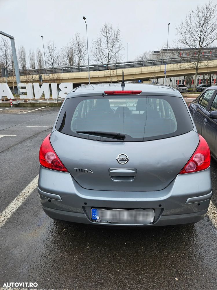 Nissan Tiida - 2