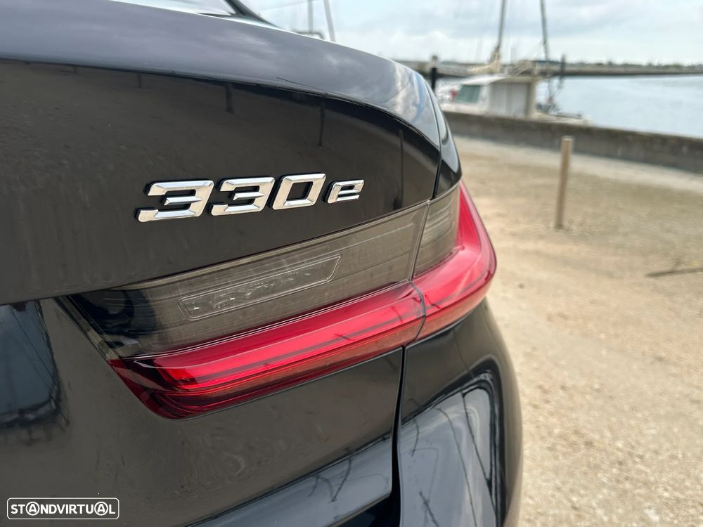 BMW 330 e Auto - 15