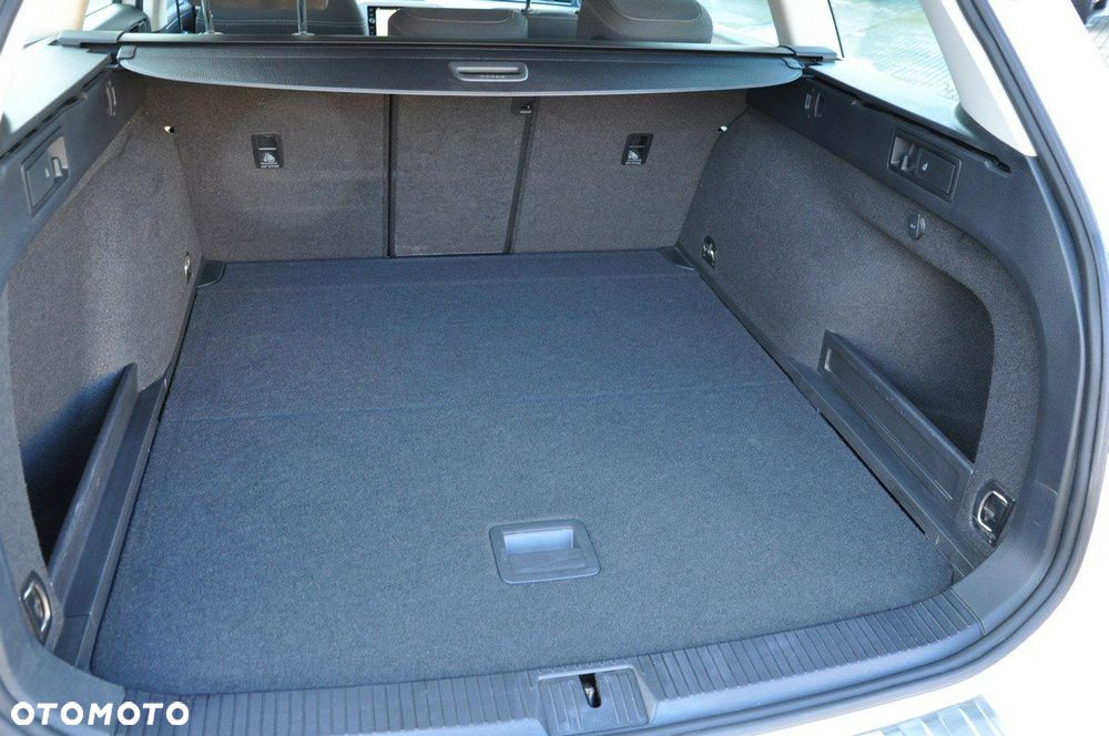 Volkswagen Passat - 23