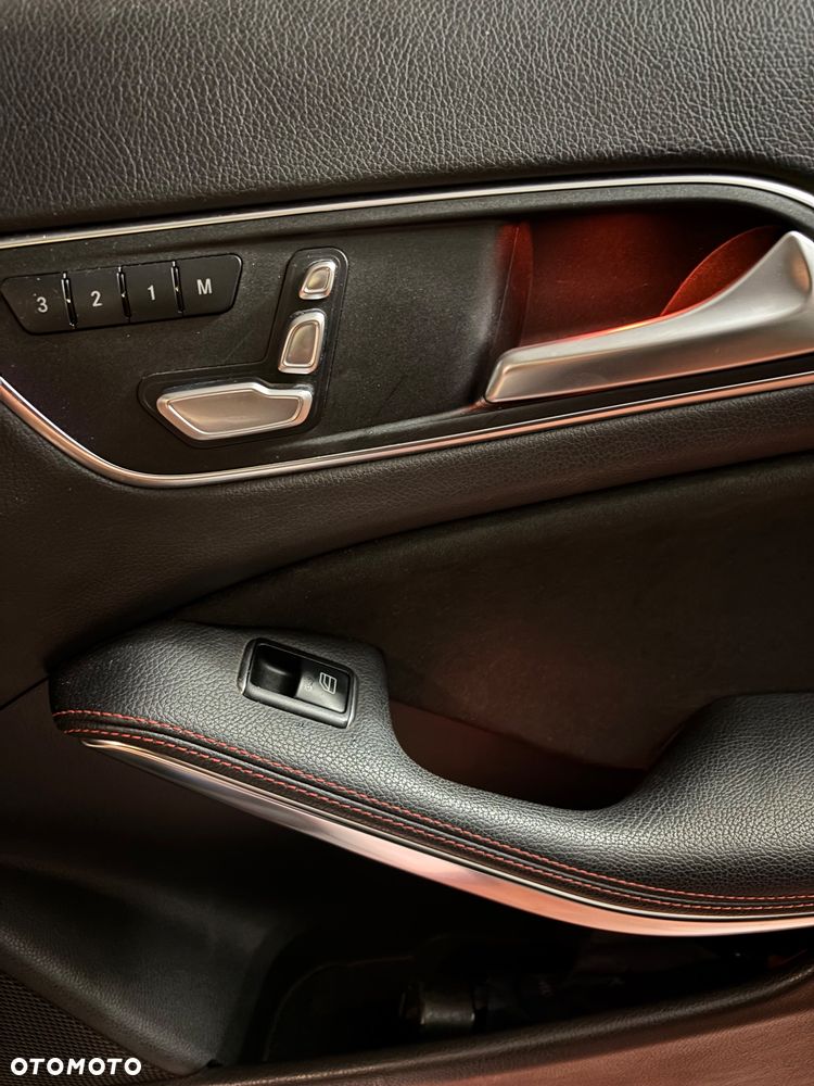Mercedes-Benz GLA 250 4Matic 7G-DCT AMG Line - 19