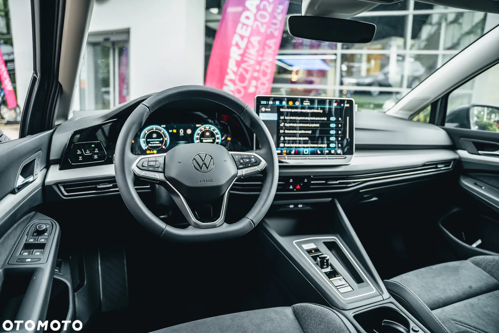 Volkswagen Golf VIII 2.0 TDI Life Plus DSG - 24