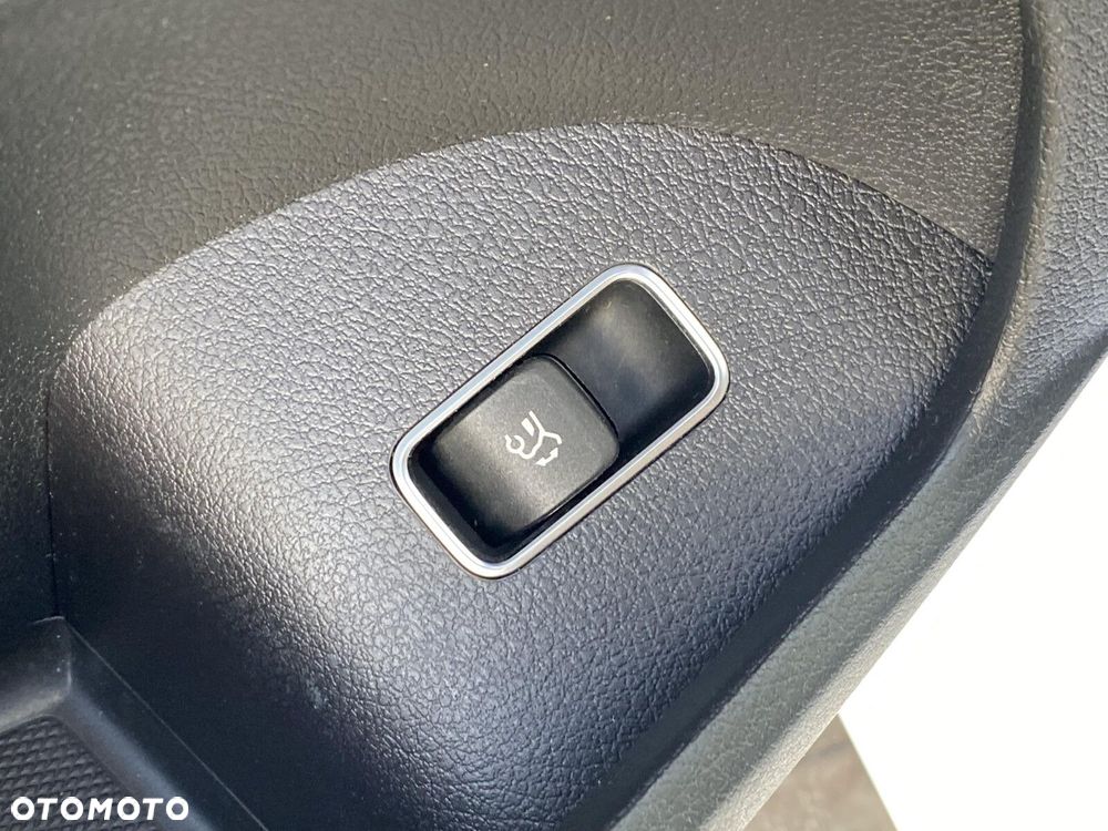 Mercedes-Benz GLS - 12